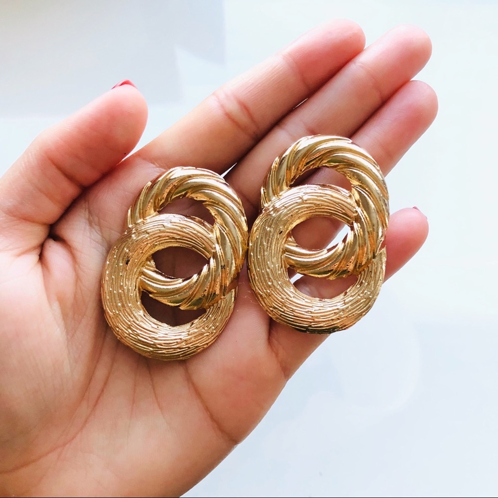 Roxy Gold Statement Earrings - 🎁  BUNDLE EARRINGS - 3/$55 OR 5/$70 🎁 - Picture 4 of 6